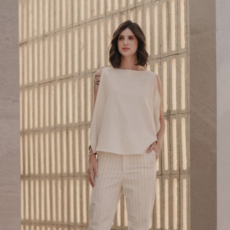 BLUSA SOLTA COM DOBRADURAS LATERAIS