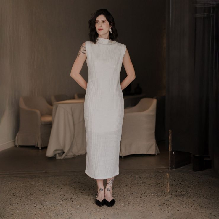 VESTIDO MIDI MINIMALISTA 