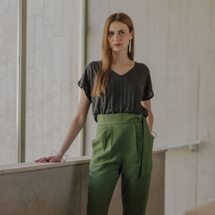 BLUSA SOLTINHA EM TRICOT