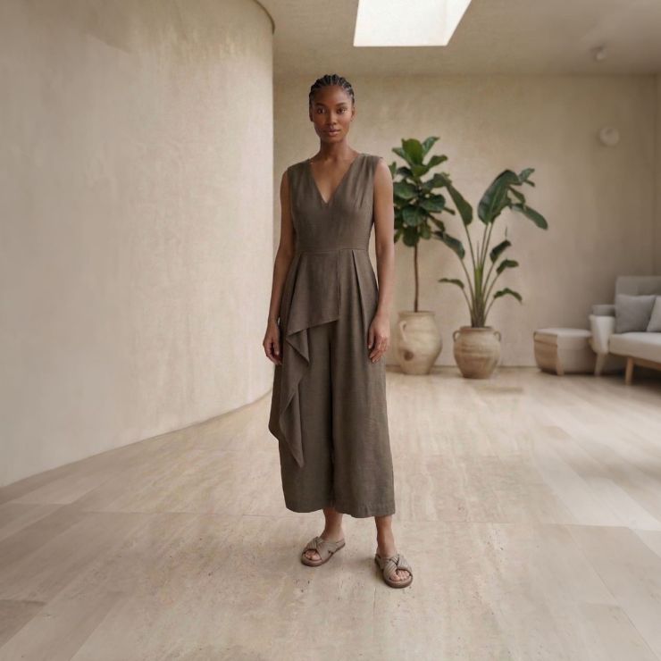 MACACÃO DE ALFAIATARIA COM SOBREPOSIÇÃO EM PANEAUX