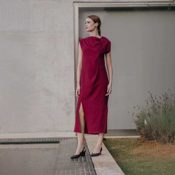 VESTIDO DRAPEADO ASSIMÉTRICO